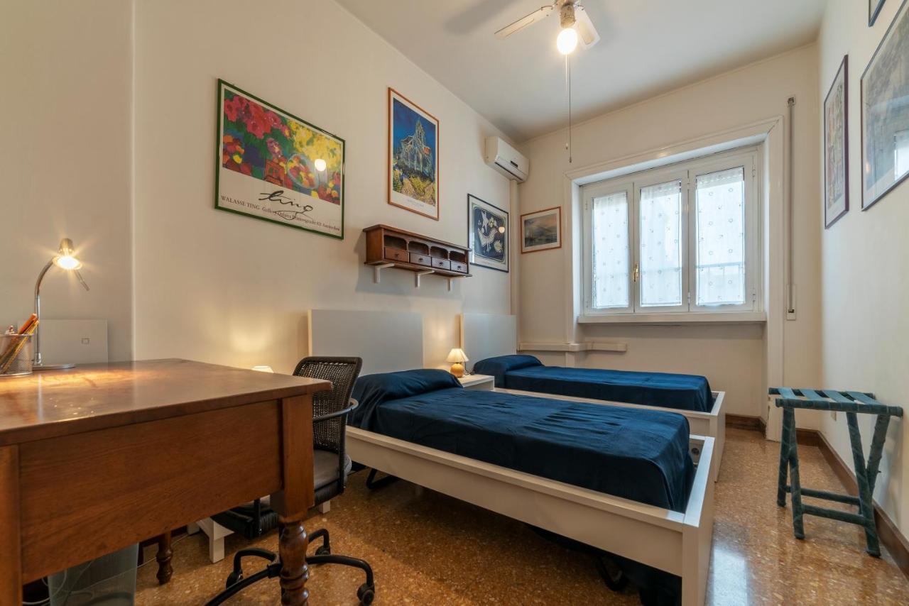 Roomy And Bright Apartment With Terrace Rome Bagian luar foto
