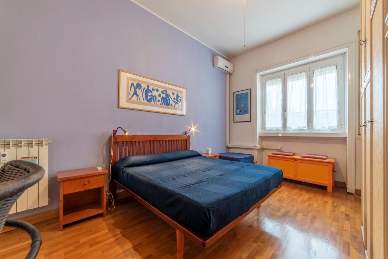 Roomy And Bright Apartment With Terrace Rome Bagian luar foto