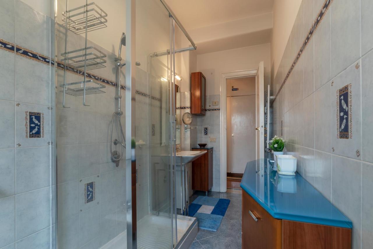 Roomy And Bright Apartment With Terrace Rome Bagian luar foto
